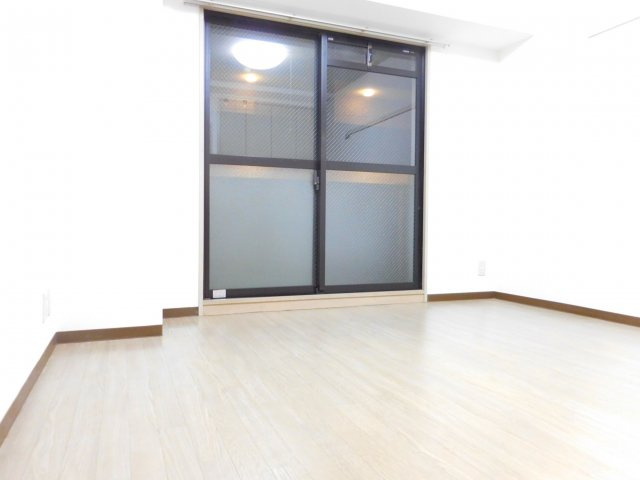 Collection高槻市駅前の居間・リビング