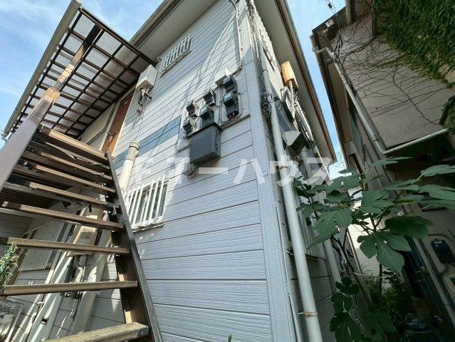 船橋市前原西８丁目のアパートのバルコニー