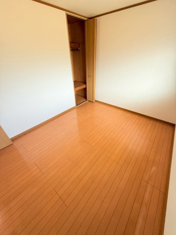 シャンティの洋室