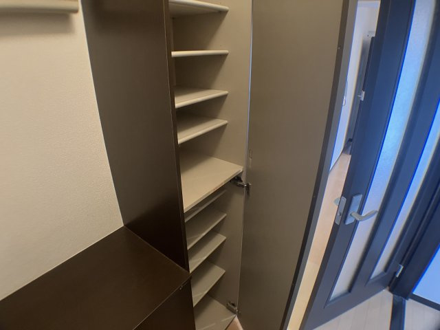 さいたま市桜区西堀２丁目の賃貸マンションの収納