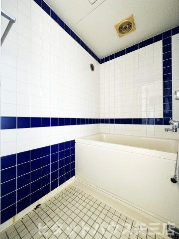 平野マンションの浴室|日々の疲れを癒すお風呂付です