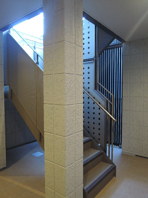 ＣｏｍｆｏｒｔＲｅｓｉｄｅｎｃｅ上大岡Ⅴのその他共用部分|共用階段