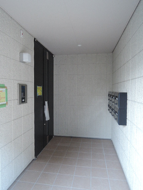 ＣｏｍｆｏｒｔＲｅｓｉｄｅｎｃｅ上大岡Ⅴのエントランス|エントランスには安心のオートロック