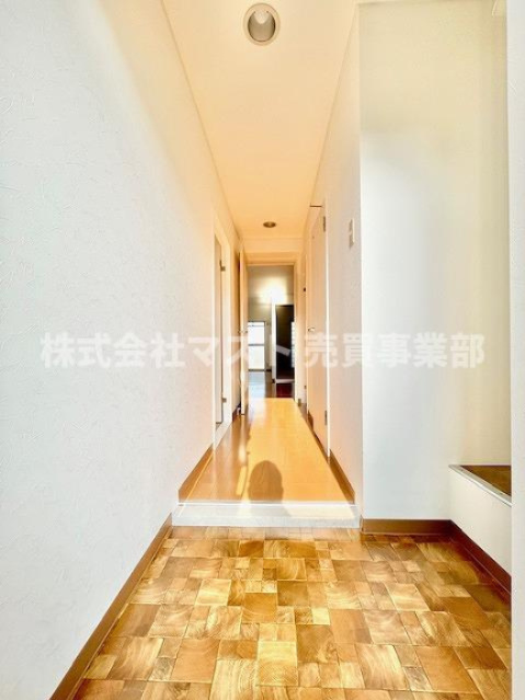 朝日プラザ北田辺の玄関|◆いってきます♪ただいま♪明るい声が聞こえてきそうな玄関。ナチュラルなカラーがとても清潔感のある造りです♪
