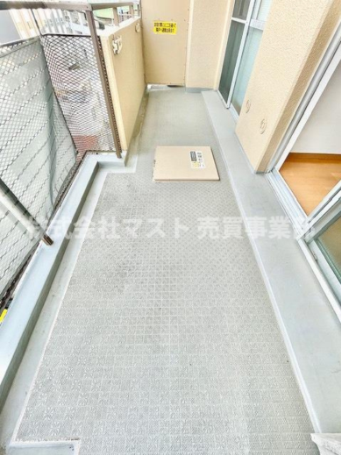 朝日プラザ北田辺のバルコニー|◆日々の暮らしの中で当たり前のように光と風を演出してくれるバルコニー、開放的な空間を独占して癒されてください♪
