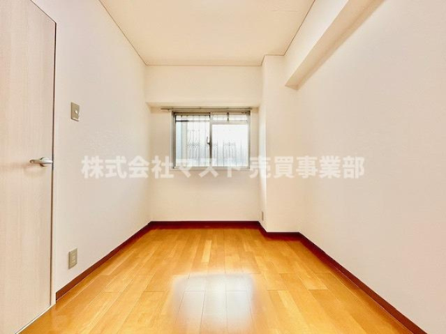 朝日プラザ北田辺の洋室|◆洋室約4.0帖です。窓もございますので採光・通風良好！
