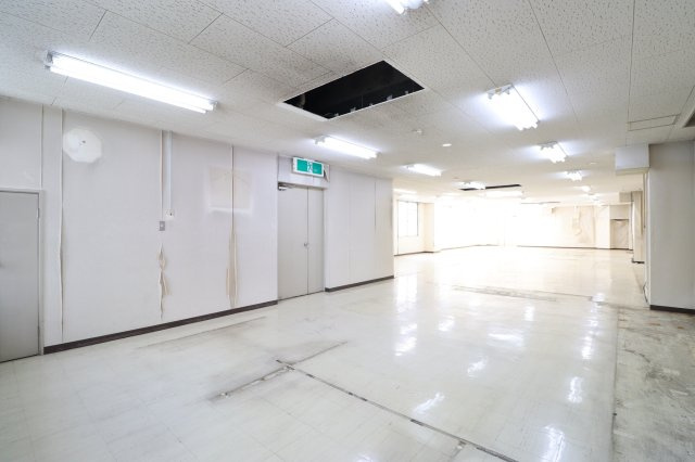 大和ビルの内装