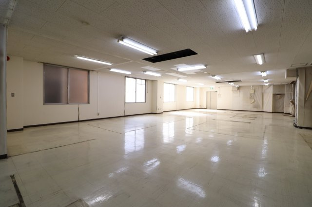 大和ビルの内装