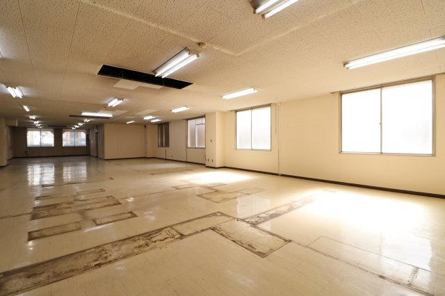 大和ビルの内装