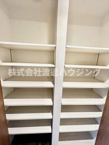 ラシーネ向日葵の収納|天井高シューズＢＯＸ