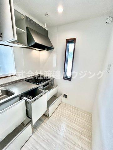 ラシーネ向日葵の内装|キッチンに窓あり