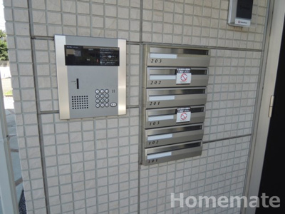 【エントランス】 | With湘南 A | 宅配ボックス