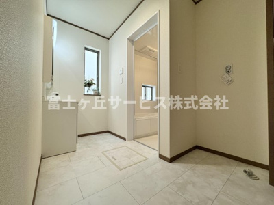 【脱衣所】 | 静岡市葵区上土2丁目 7期 新築一戸建て 2号棟 | 脱衣場です