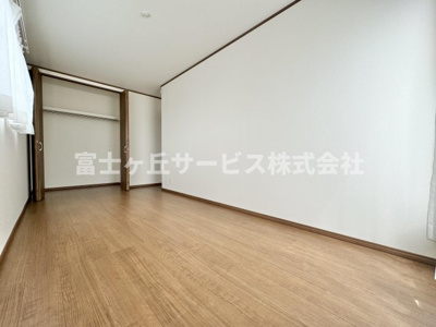 【寝室】 | 静岡市葵区上土2丁目 7期 新築一戸建て 2号棟 | 落ち着いて過ごせる寝室です