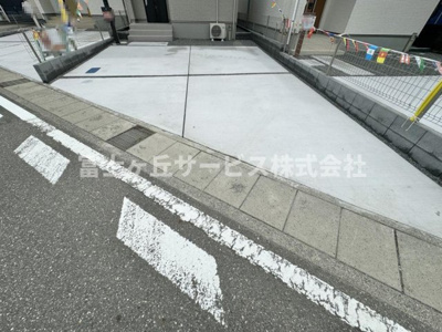 【駐車場】 | 静岡市葵区上土2丁目 7期 新築一戸建て 2号棟 | 車種により2台駐車可能です