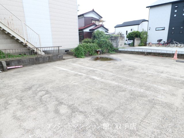 ルフランイノの駐車場