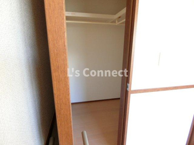 【収納】 | グランフォーレタウン | ウォークインクローゼットでお荷物もすっきり収納。