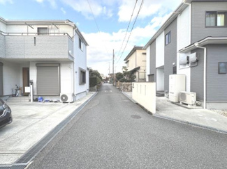 【前面道路含む現地写真】