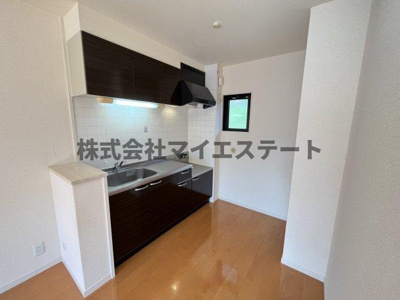 【キッチン】 | メゾンシャルマン | 別部屋写真