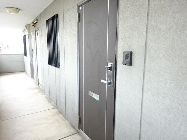 Ｈａｂｉｔａｔｉｏｎ白鳥（アビタシオンシラトリ）の玄関|玄関