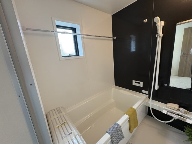 堺市東区大美野の新築一戸建の浴室|コンパクトで使いやすいお風呂です