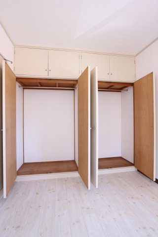 グリーン北塩屋の収納