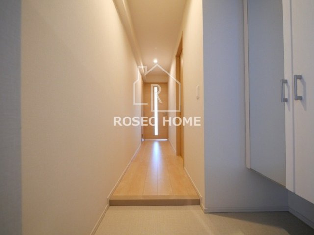 ドミツィール福の玄関