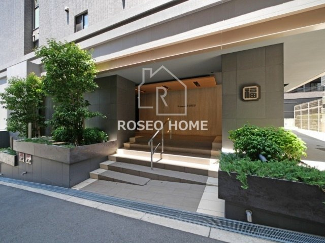 ドミツィール福のエントランス