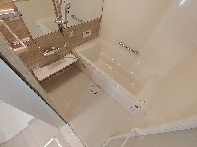 神戸市長田区川西通４丁目のアパートの浴室