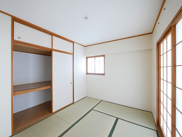 ローレルスクエア木津川台第１期4番館の和室|和室がひろがる居住スペース