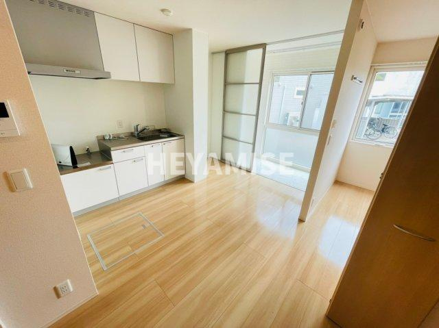 シャルールの居間・リビング