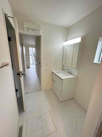 玉村町板井23-1期（全7棟）1号棟の独立洗面台