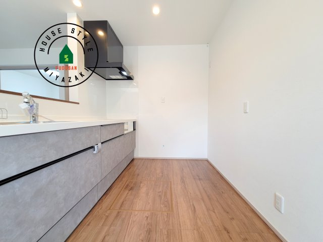 宮崎市フォレクス中西町第2-1棟（1号棟）のキッチン|キッチン。グリル・浄水器も完備。