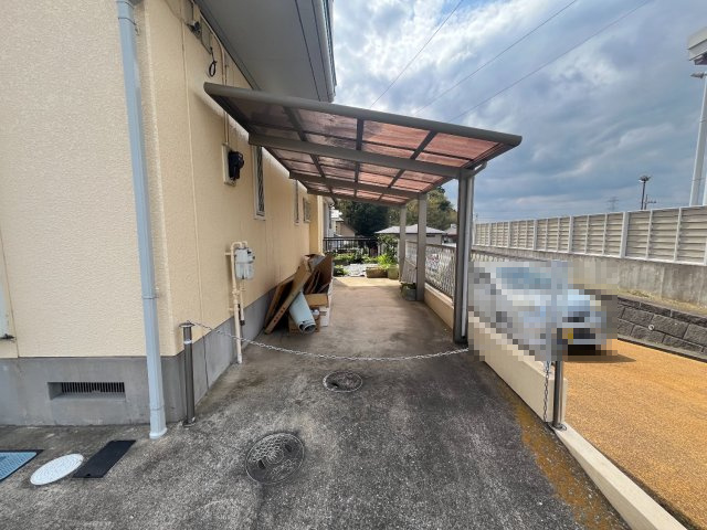 【一階一部店舗】佐倉市王子台6丁目　戸建ての駐車場