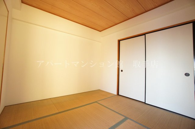 KNグランドハイツの和室