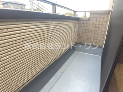 【バルコニー】 | 所沢市上安松　全1棟 | ３F　約5.5帖の洋室からのバルコニー