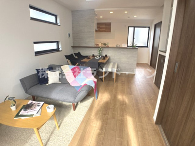 【居間・リビング】 | 所沢市上安松　全1棟 | 約14帖の２階LDK