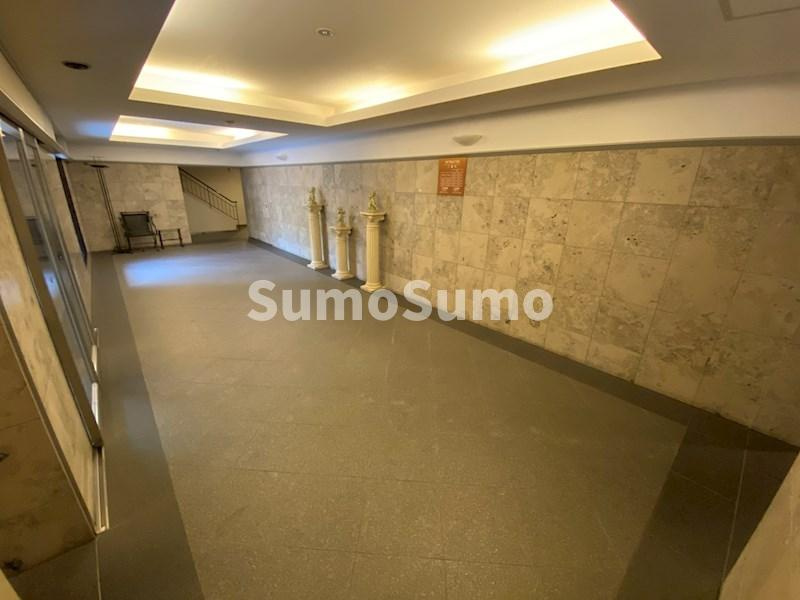 神戸市東灘区御影山手１丁目の賃貸マンションのロビー