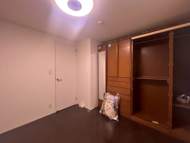 京王線急行停車駅「千歳烏山」駅6分　東京組施工中古戸建　車庫付き3LDKグルニエありの洋室