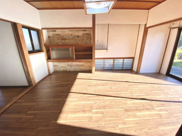 倉吉市余戸谷町戸建（収益物件）の洋室