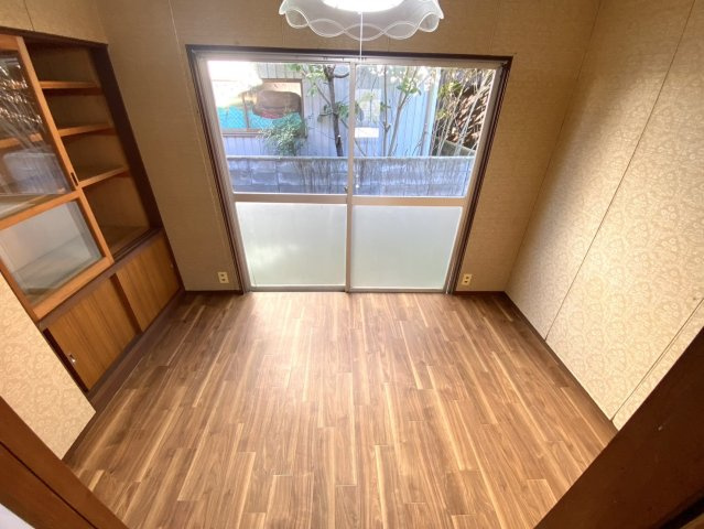 倉吉市余戸谷町戸建（収益物件）の洋室