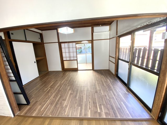 倉吉市余戸谷町戸建（収益物件）の洋室