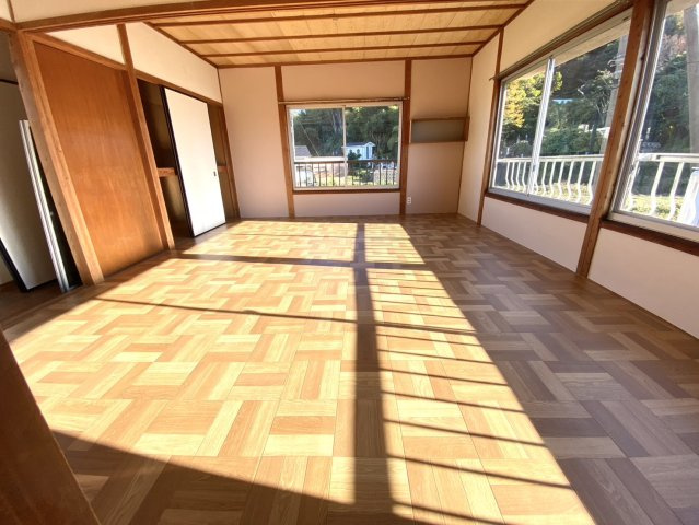 倉吉市余戸谷町戸建（収益物件）の洋室