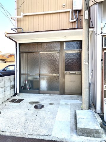 内町中古住宅（収益物件）の玄関