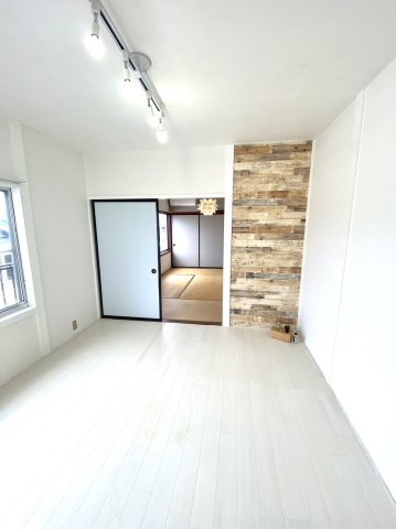 内町中古住宅（収益物件）の洋室