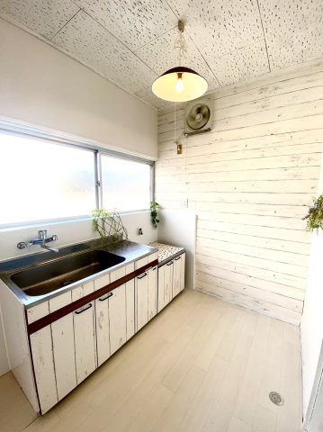 内町中古住宅（収益物件）のキッチン