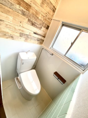 内町中古住宅（収益物件）のトイレ