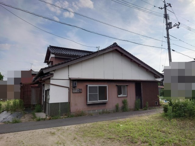倉吉市小鴨中古住宅（収益物件）の外観