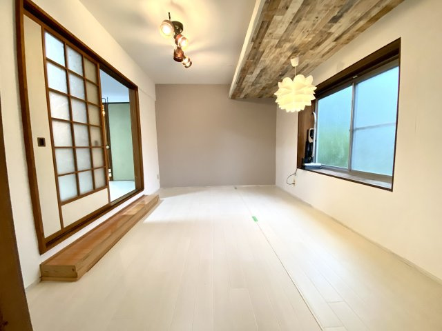 倉吉市小鴨中古住宅（収益物件）の洋室