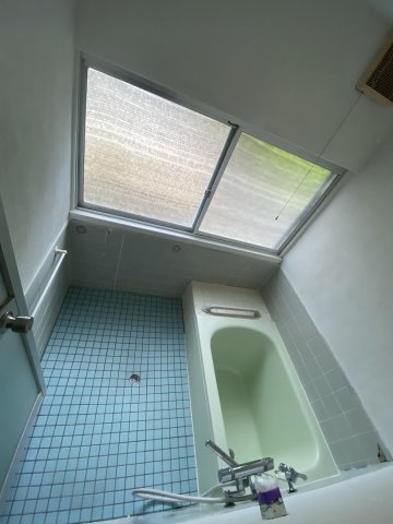 倉吉市小鴨中古住宅（収益物件）の浴室